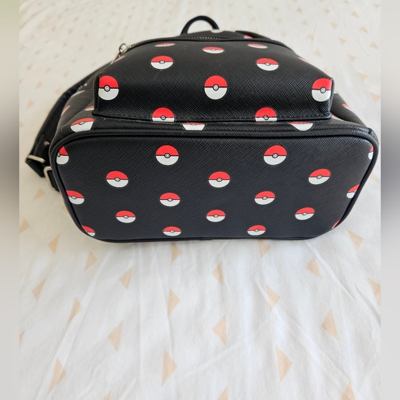 Loungefly Pokemon Poke Ball Mini Backpack - Picture 3 of 4